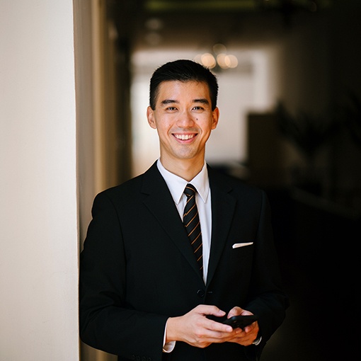 Man in suit — supply chain consulting services